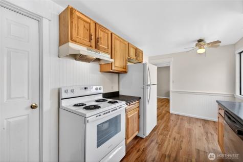 27 Crescent Circle SW Lakewood WA 98499
