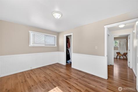 27 Crescent Circle SW Lakewood WA 98499