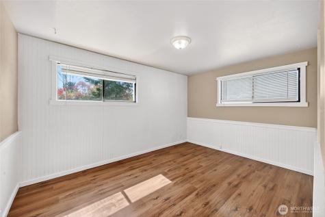 27 Crescent Circle SW Lakewood WA 98499