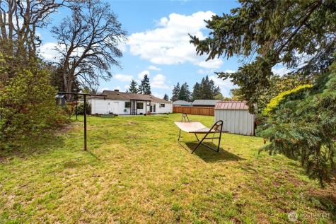 27 Crescent Circle SW Lakewood WA 98499