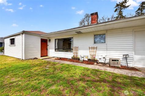 27 Crescent Circle SW Lakewood WA 98499