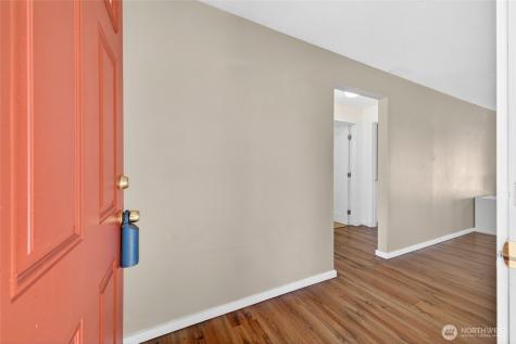 27 Crescent Circle SW Lakewood WA 98499