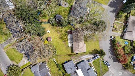 27 Crescent Circle SW Lakewood WA 98499