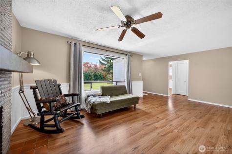 27 Crescent Circle SW Lakewood WA 98499