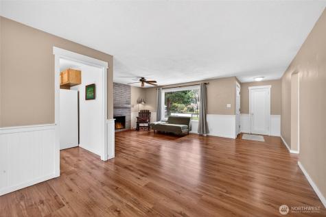 27 Crescent Circle SW Lakewood WA 98499