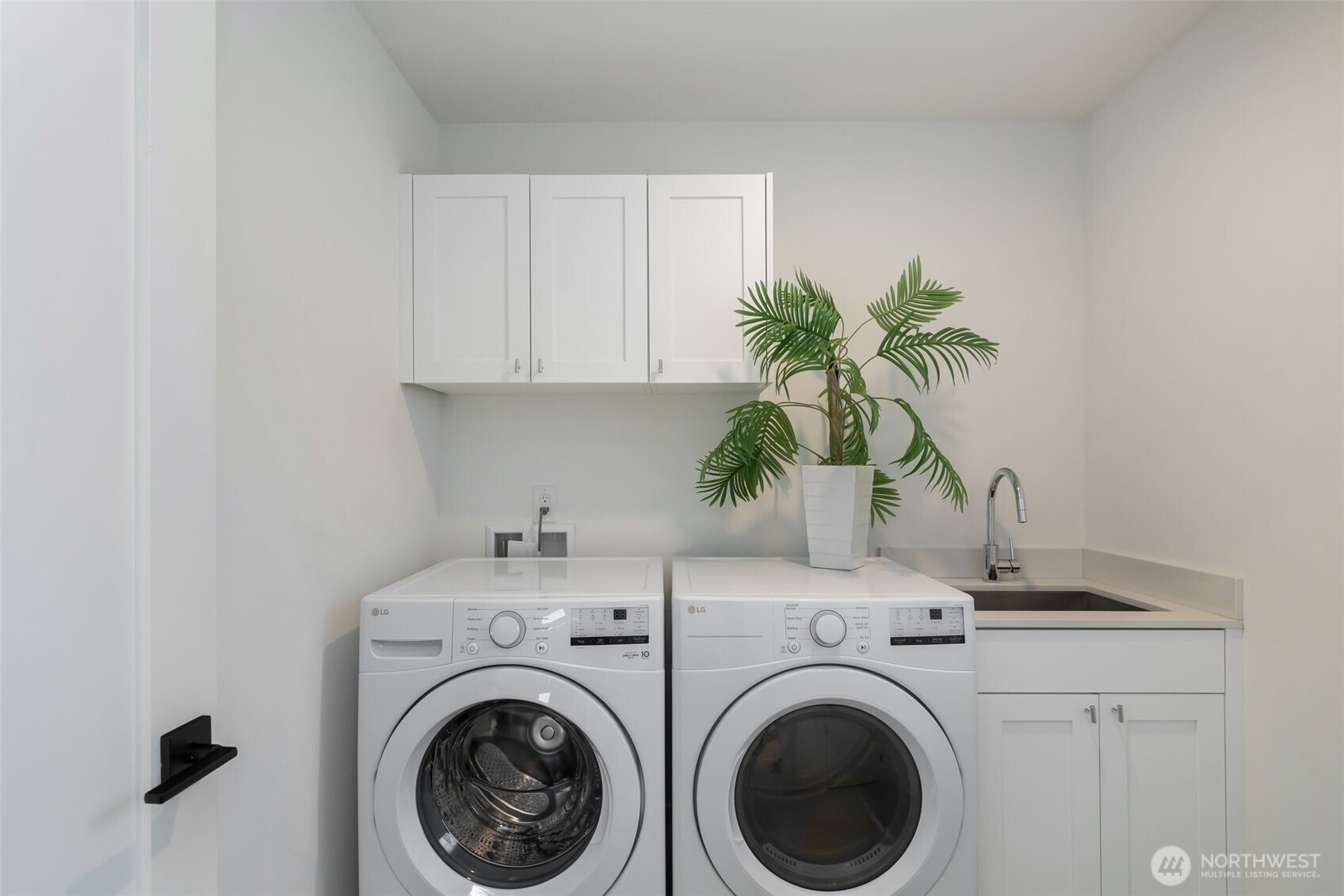 6738 21st Avenue SW Seattle WA 98106