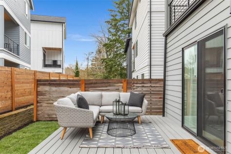 6738 21st Avenue SW Seattle WA 98106