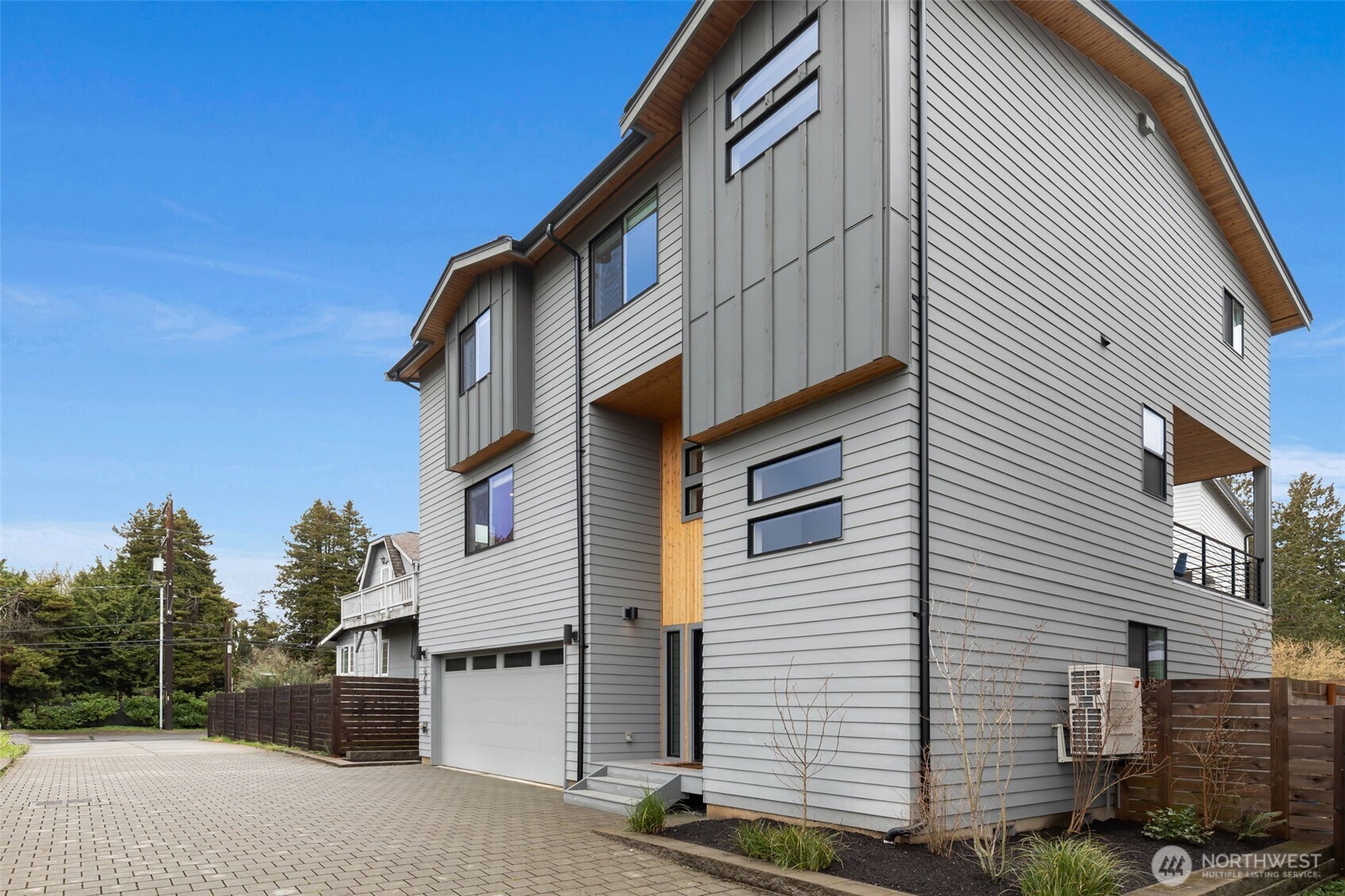 6738 21st Avenue SW Seattle WA 98106