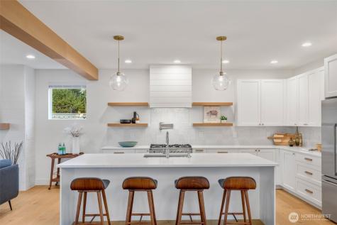 6738 21st Avenue SW Seattle WA 98106