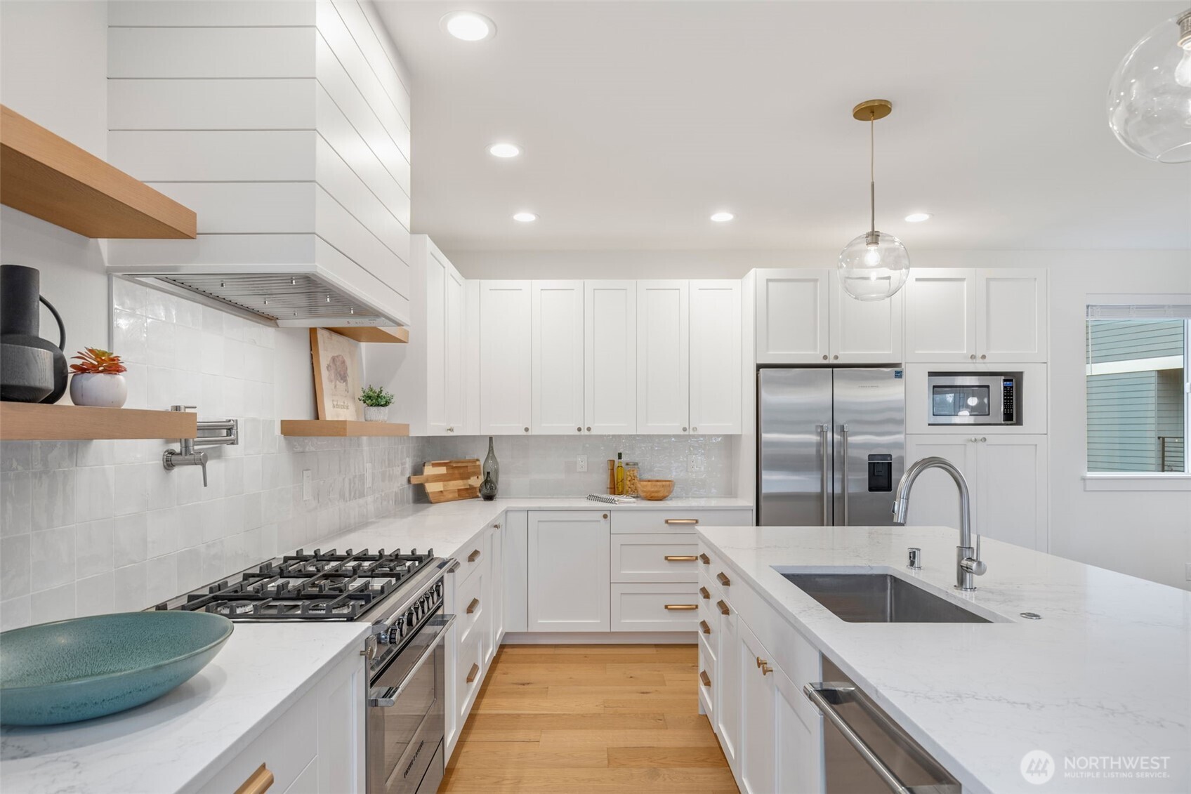 6738 21st Avenue SW Seattle WA 98106