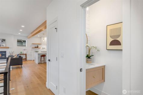 6738 21st Avenue SW Seattle WA 98106