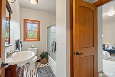 6944 SE Nelson Road Olalla WA 98359