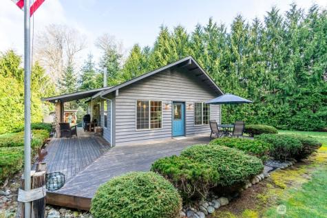 44 Everett Way Hat Island WA 98206