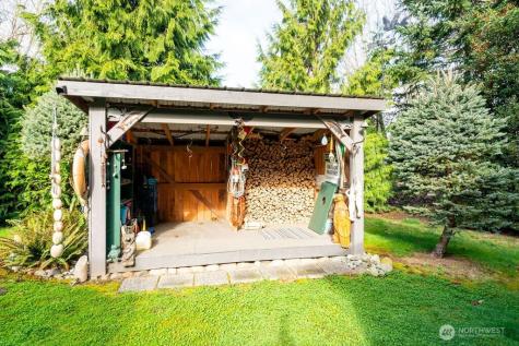 44 Everett Way Hat Island WA 98206