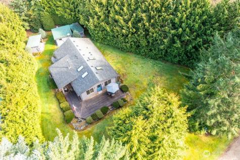 44 Everett Way Hat Island WA 98206