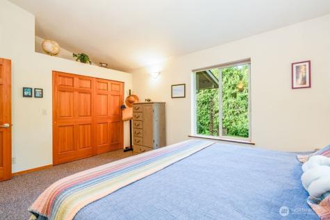 44 Everett Way Hat Island WA 98206