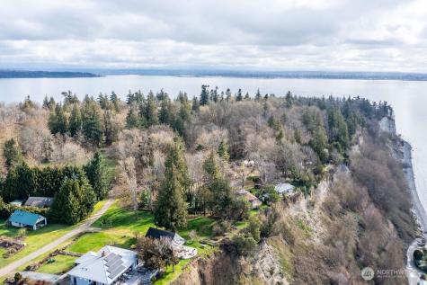 44 Everett Way Hat Island WA 98206