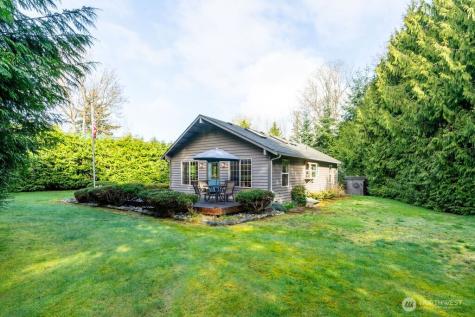 44 Everett Way Hat Island WA 98206