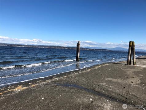 44 Everett Way Hat Island WA 98206