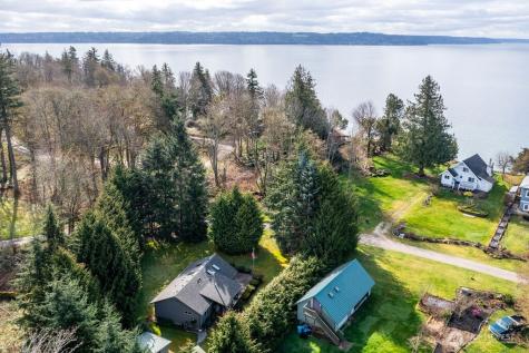 44 Everett Way Hat Island WA 98206