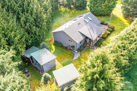 44 Everett Way Hat Island WA 98206