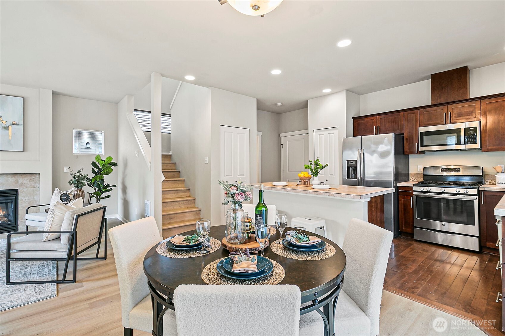 1051 42nd Court NE Auburn WA 98002