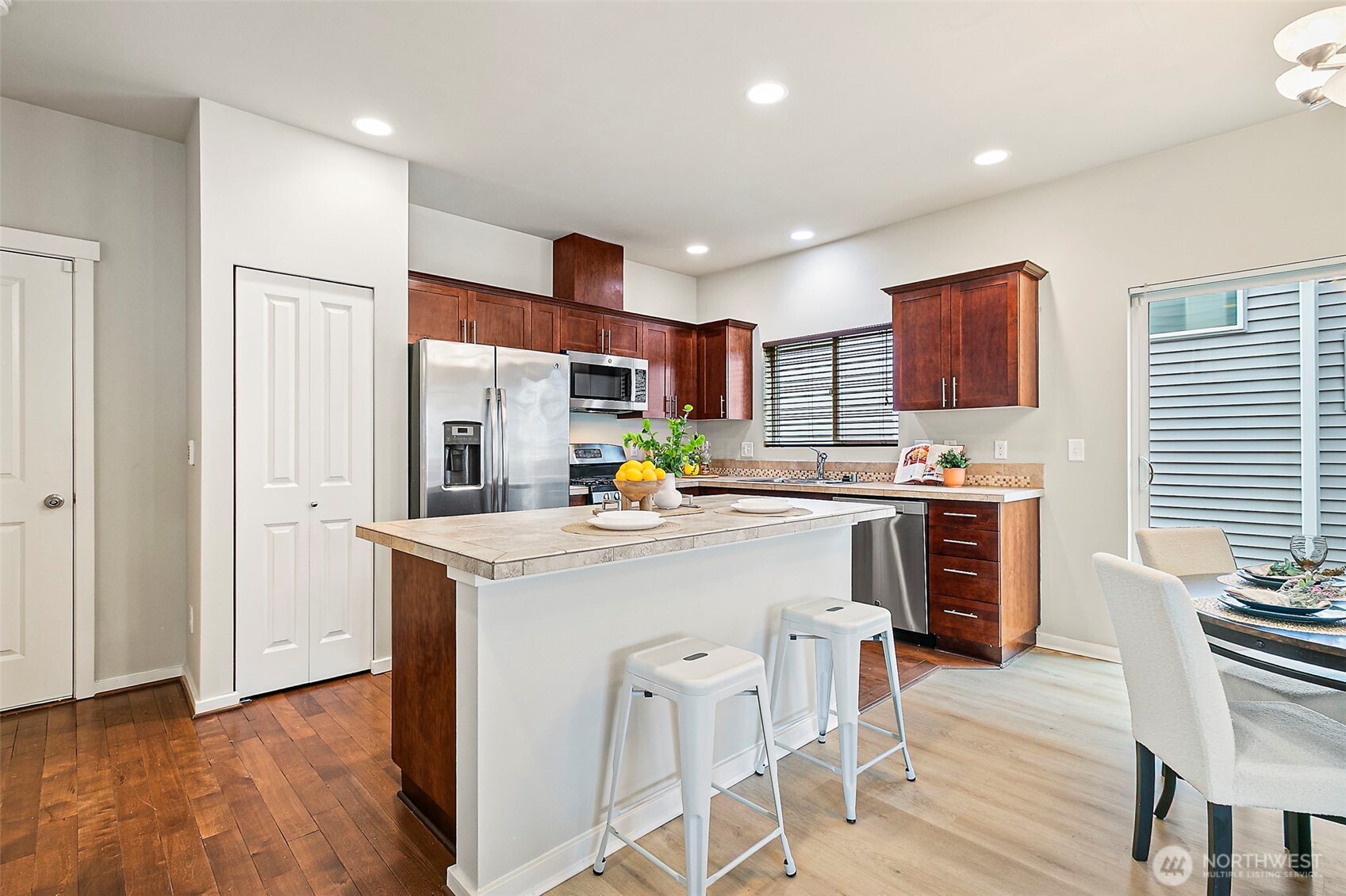 1051 42nd Court NE Auburn WA 98002