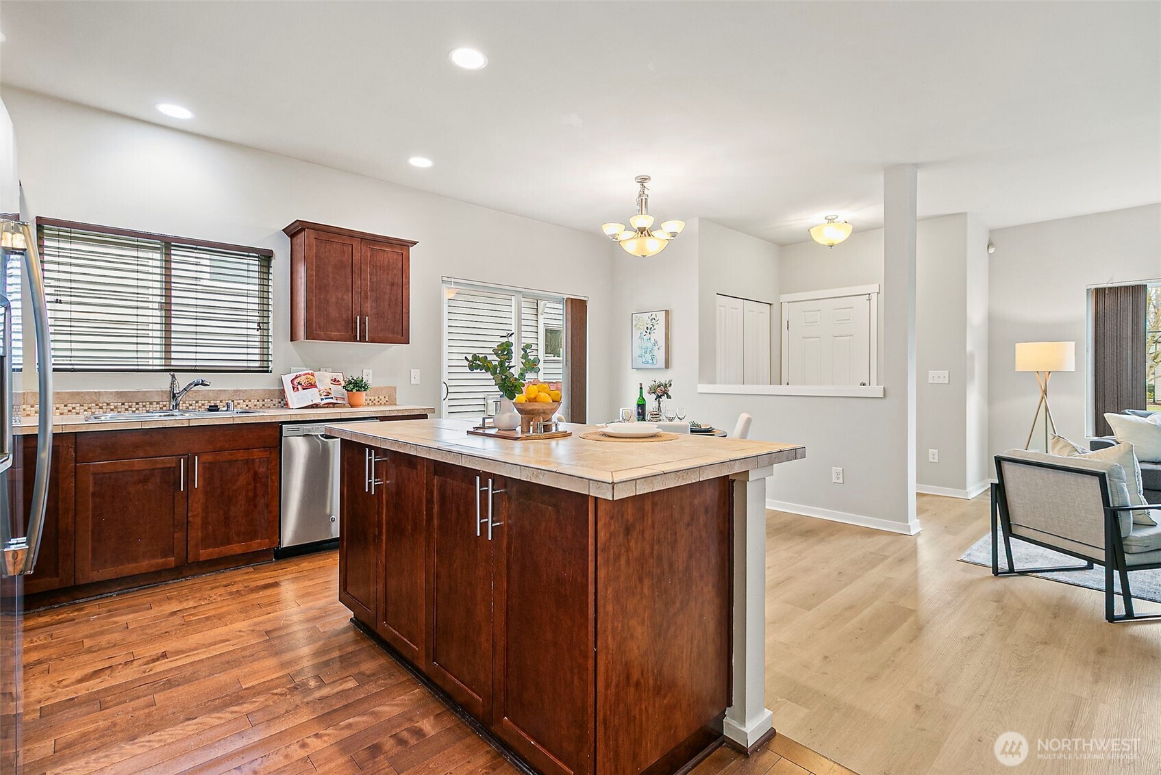 1051 42nd Court NE Auburn WA 98002