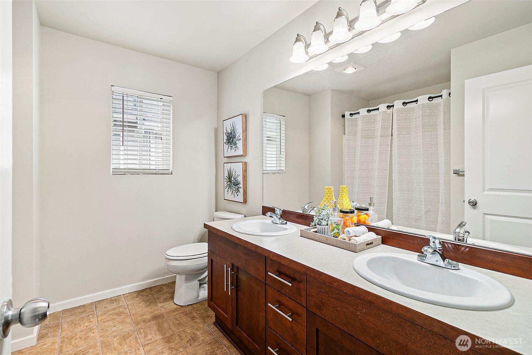 1051 42nd Court NE Auburn WA 98002