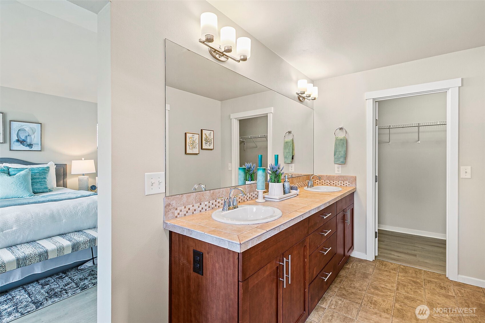1051 42nd Court NE Auburn WA 98002