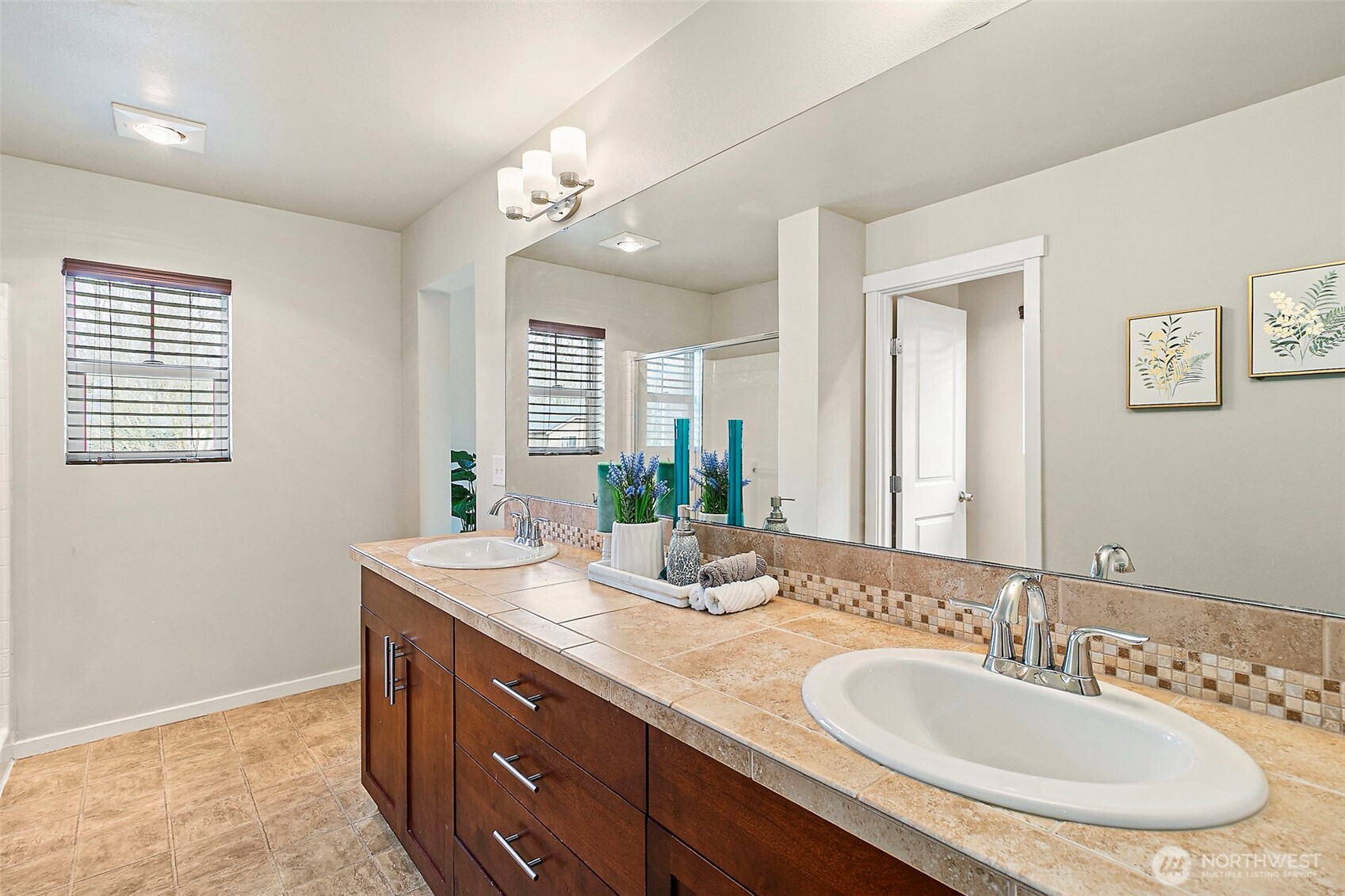 1051 42nd Court NE Auburn WA 98002