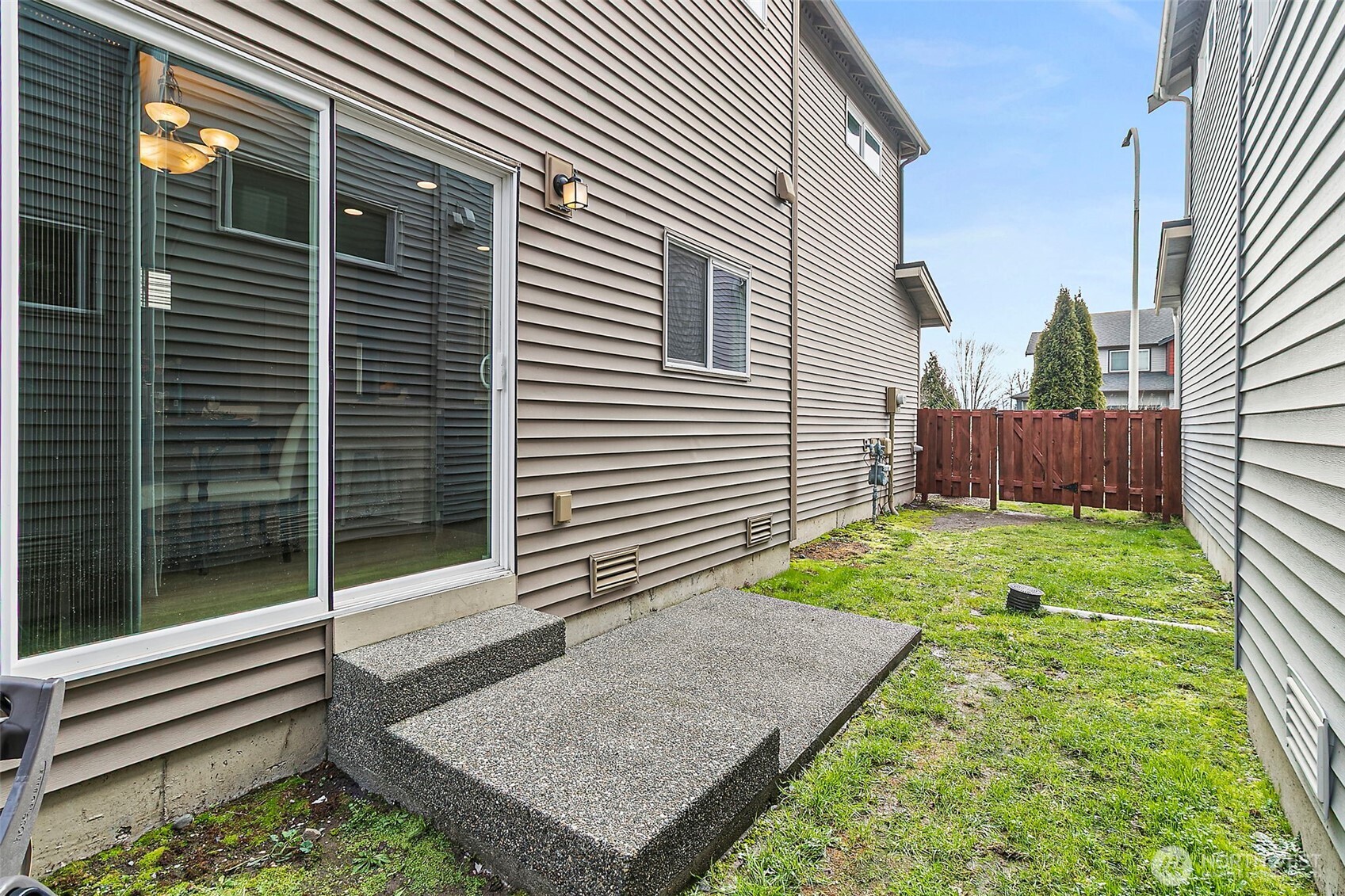 1051 42nd Court NE Auburn WA 98002