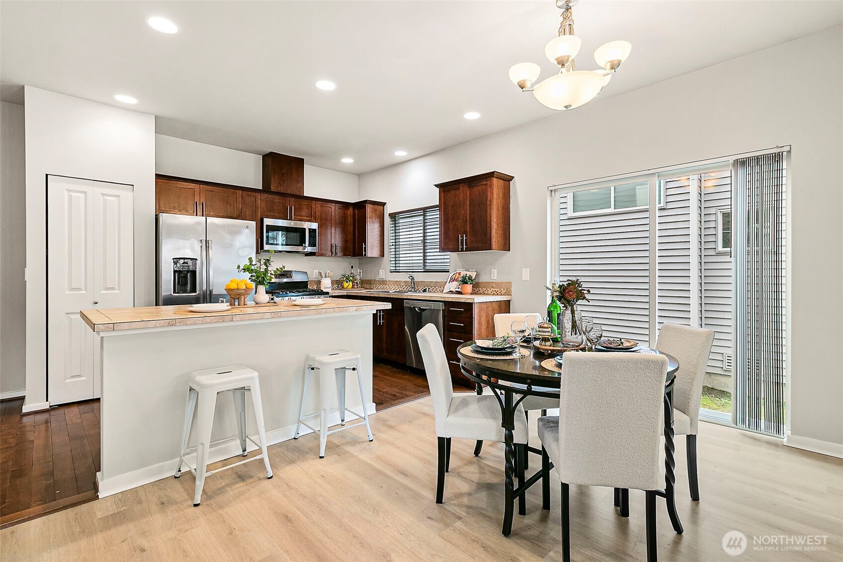 1051 42nd Court NE Auburn WA 98002