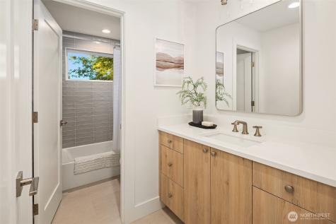 10172 NE 113th Place Kirkland WA 98033