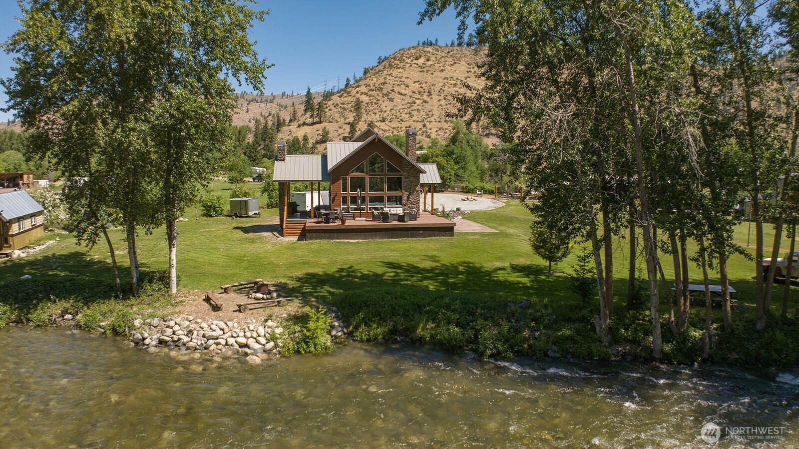 180 Country River Lane Entiat WA 98822