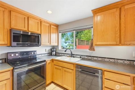 6113 95th Place NE Marysville WA 98270