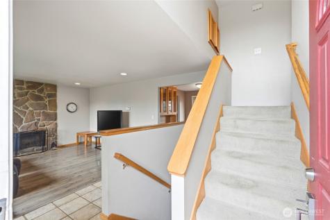 6113 95th Place NE Marysville WA 98270