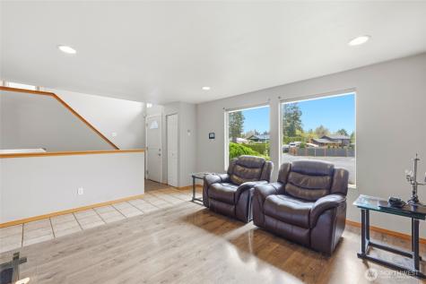 6113 95th Place NE Marysville WA 98270
