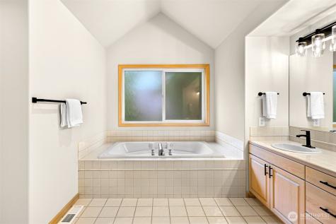 5520 Canvasback Road Blaine WA 98230