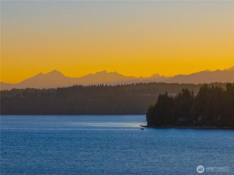 14433 Silven Avenue NE Bainbridge Island WA 98110