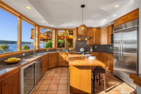 14433 Silven Avenue NE Bainbridge Island WA 98110