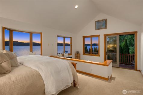 14433 Silven Avenue NE Bainbridge Island WA 98110