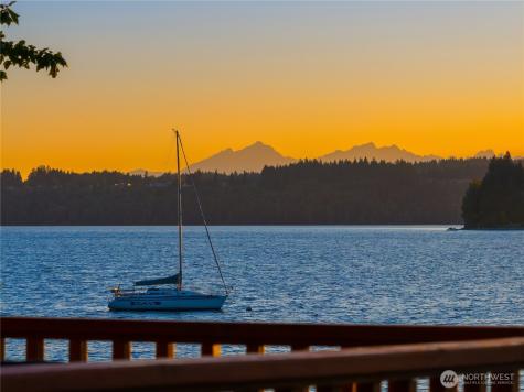 14433 Silven Avenue NE Bainbridge Island WA 98110