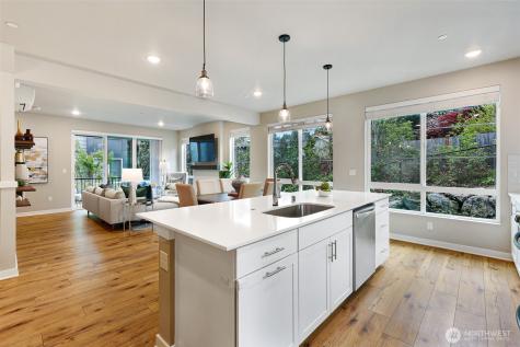 6633 NE 188th Court Kenmore WA 98028