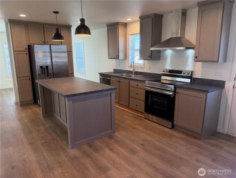 402 Maple Avenue Sunnyside WA 98944