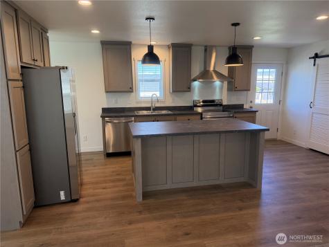 402 Maple Avenue Sunnyside WA 98944