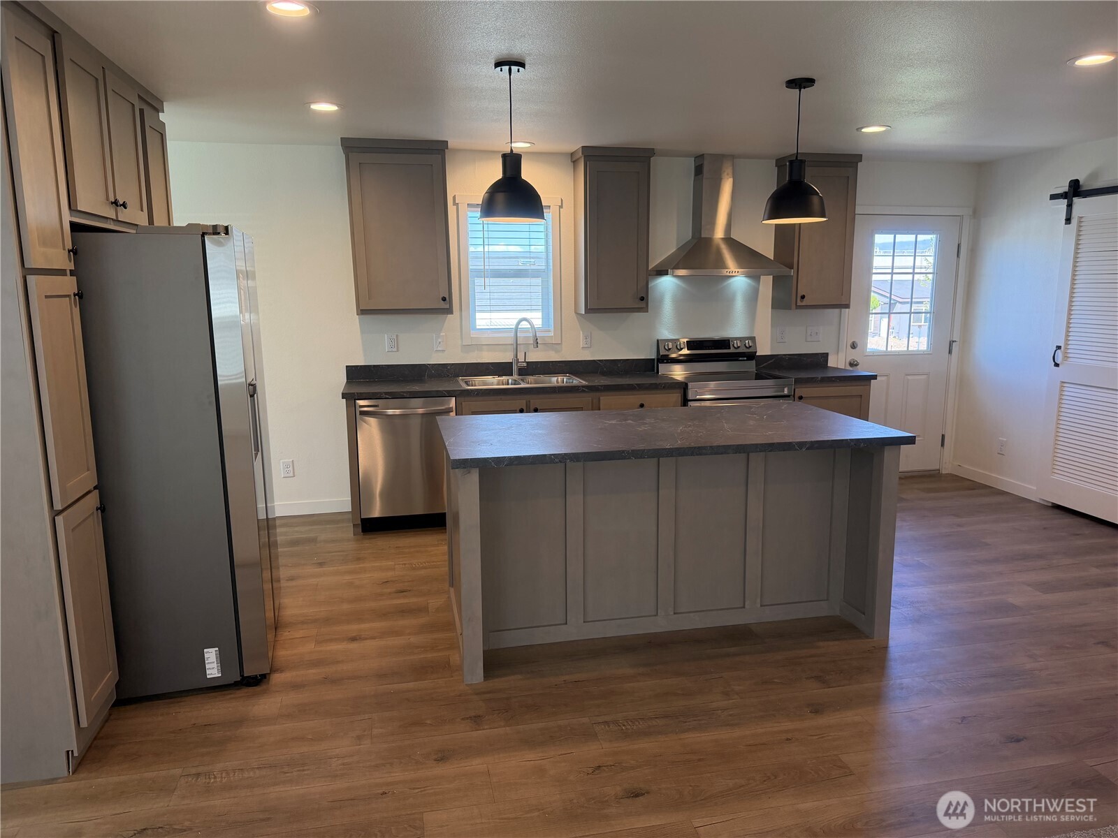 402 Maple Avenue Sunnyside WA 98944