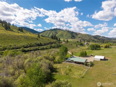 446 Rendezvous Road Winthrop WA 98862