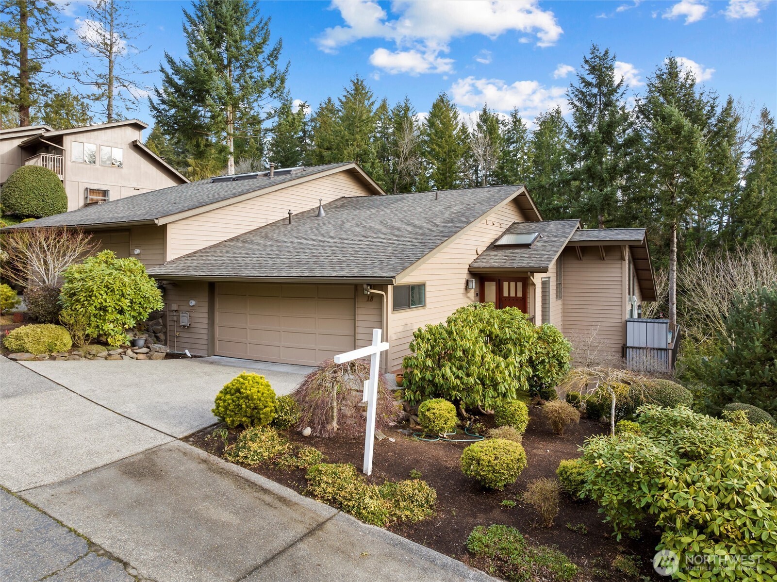 18 168th Avenue NE Bellevue WA 98008