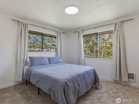 1366 SE SE High Ridge Court Port Orchard WA 98367